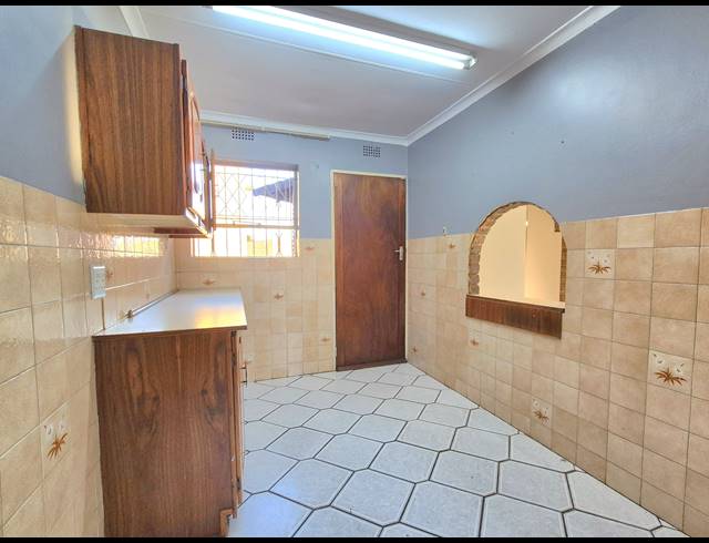 2 BEDROOM HOUSE TO LET IN DALPARK